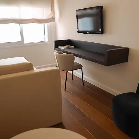 Hoposa Daina- Adults Only