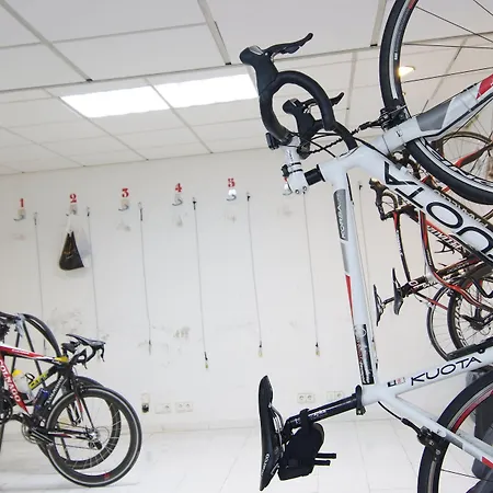 Hoposa Daina- Adults Only