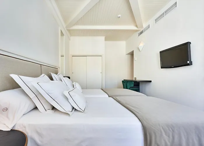 Hoposa Daina- Adults Only 4*