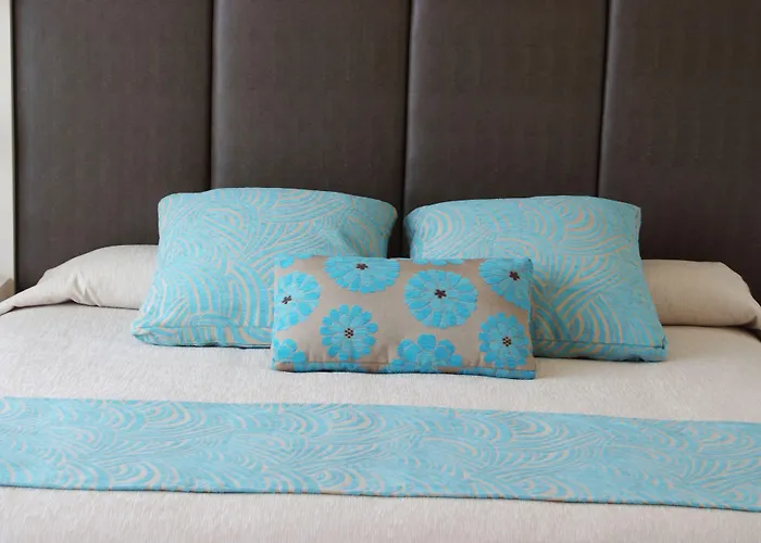 Hoposa Daina- Adults Only Порт-де-Польєнса