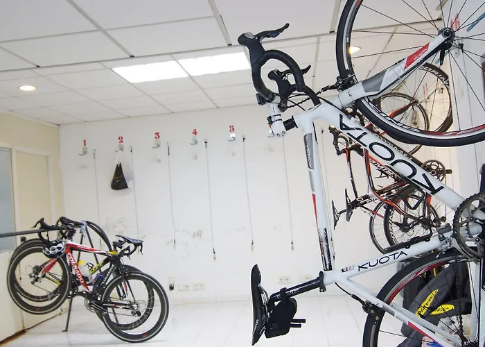 Hoposa Daina- Adults Only